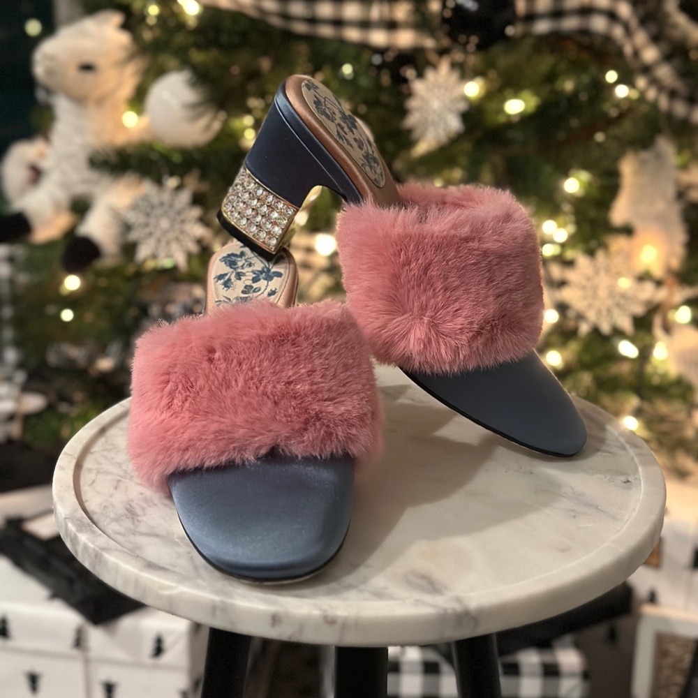 Gucci Satin Mule Pumps
